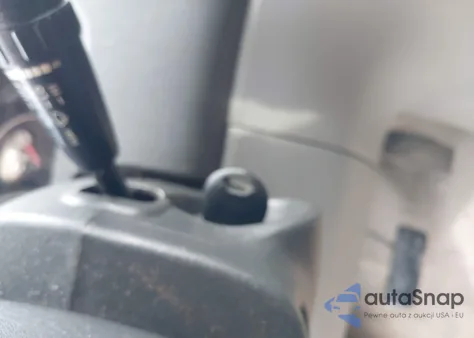 2005 Kia Sedona Ex/Lx from USA, damaged, VIN KNDUP132956698208